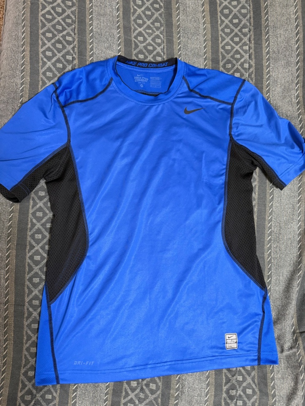 Nike Pro Combat Short Sleeve Performance Tee in Blue and Black